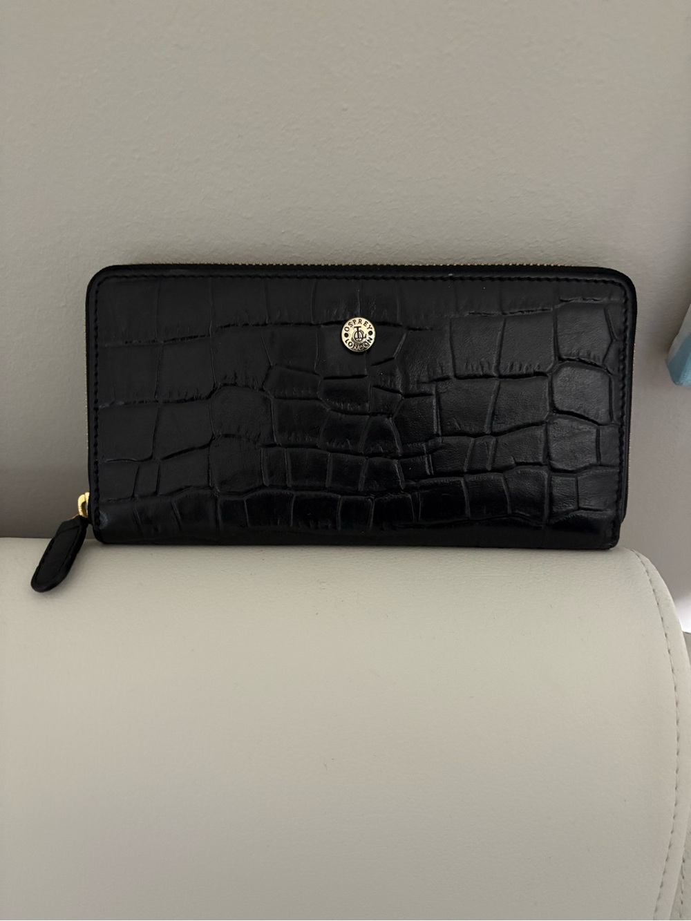 Osprey Black Croc-Embossed Zip Wallet with Gold Button